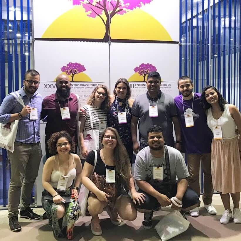 Lívia com seus alunos da Universidade São Judas no congresso da ABPMC em Goiânia, 2019