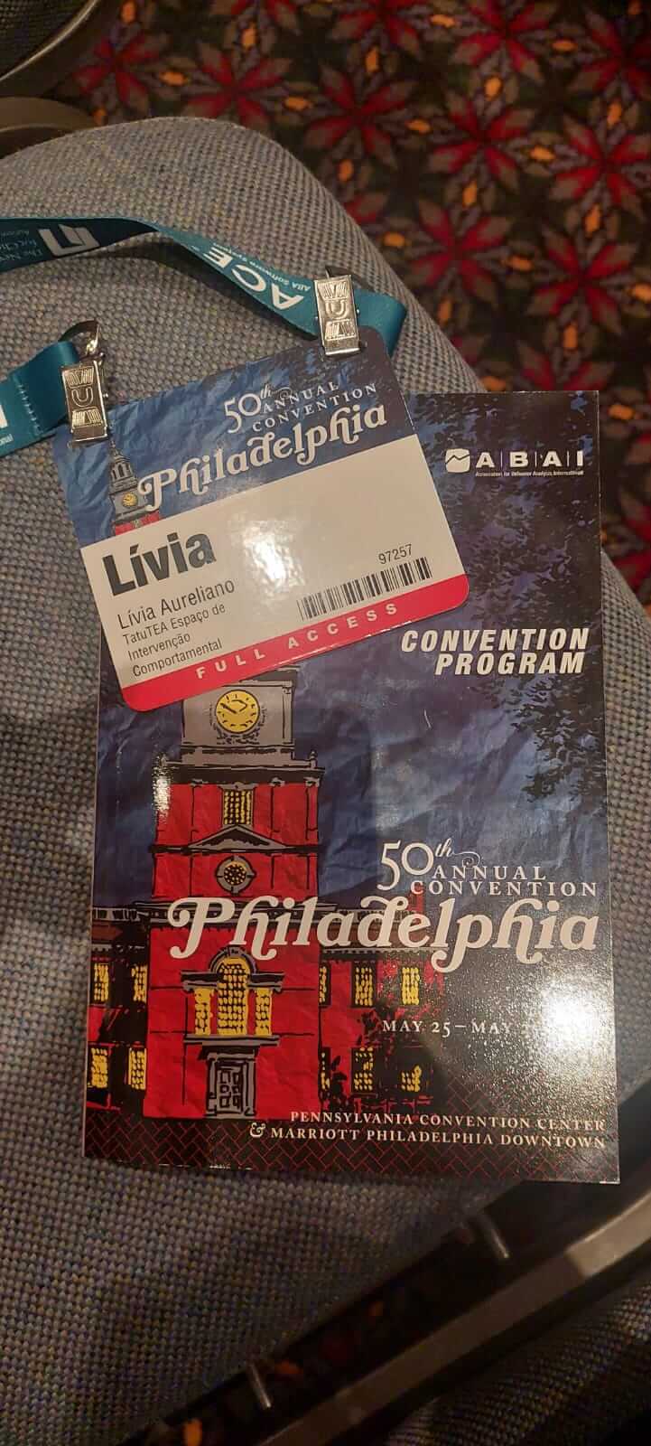 Credencial de Lívia na 50ª convenção anual da ABAI, em Filadélfia