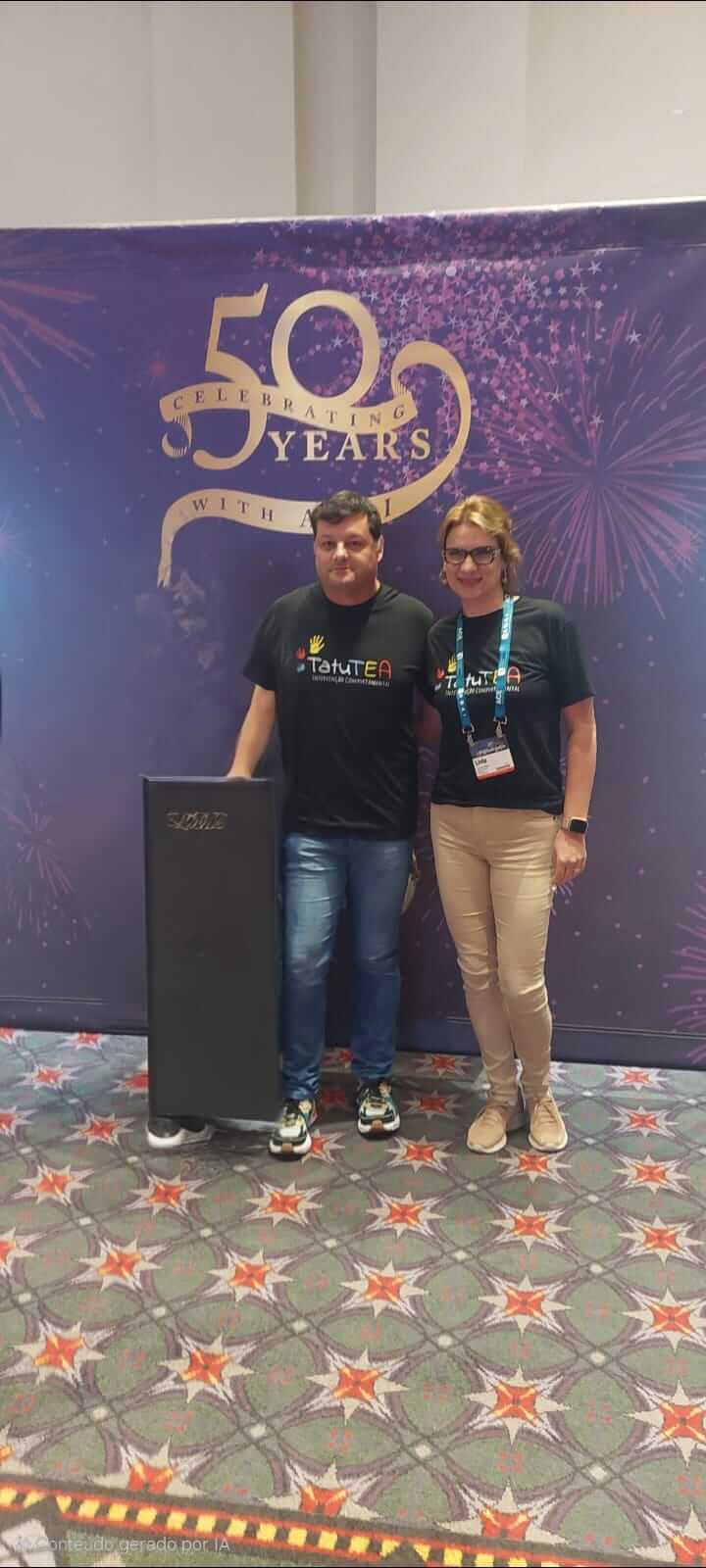 Lívia e Fernando no painel de 50 anos da ABAI, em Filadélfia
